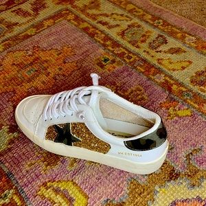 Never worn vintage Havana low top sneaker size 6